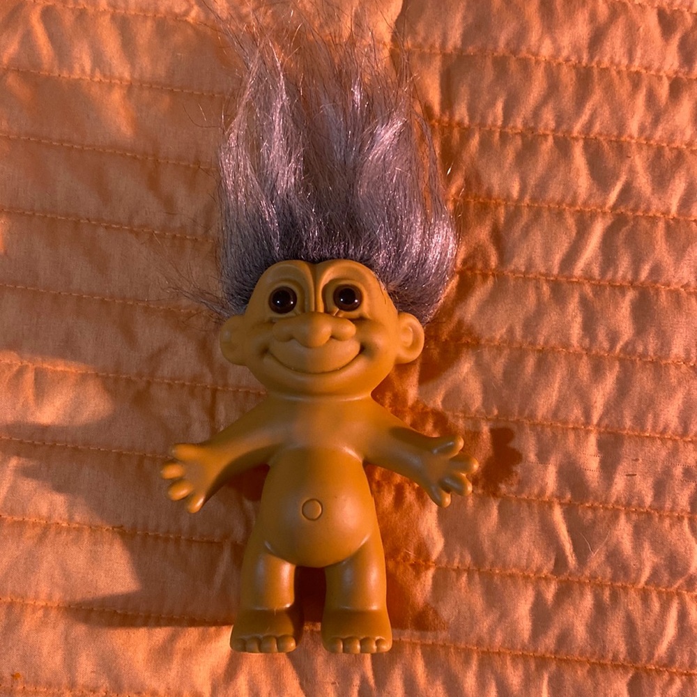 1990’s troll doll. Grey hair . Great condition!